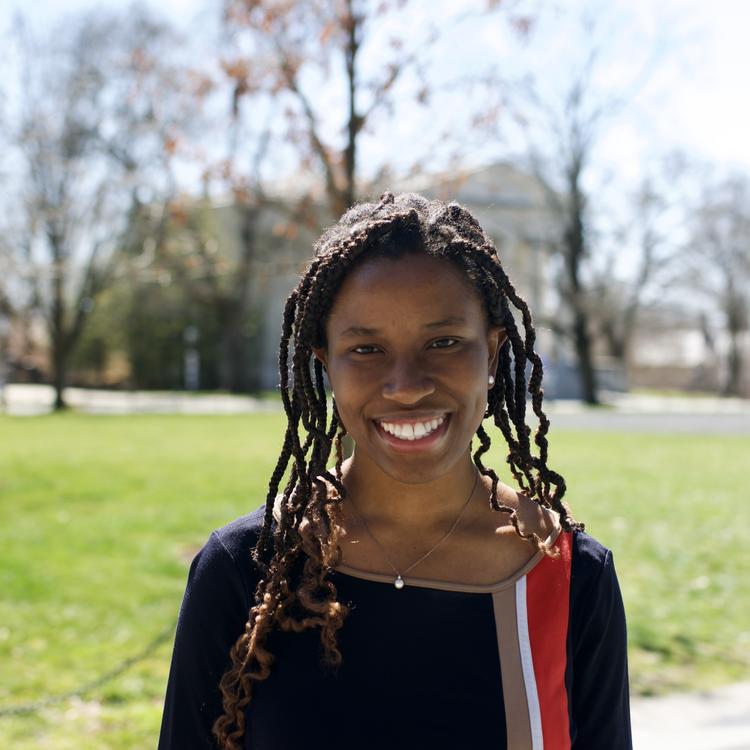 Portrait photo of Temitope Oshinowo